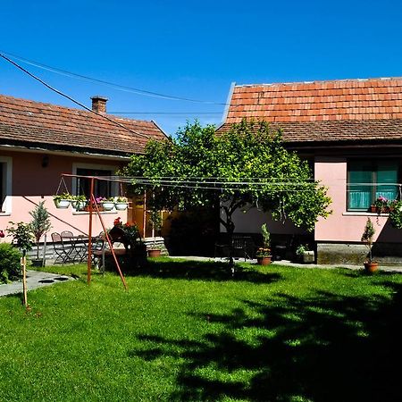 Lugas Szallas Jászberény Exterior foto