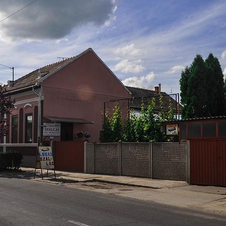 Lugas Szallas Jászberény Exterior foto