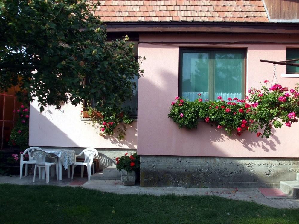Lugas Szallas Jászberény Exterior foto