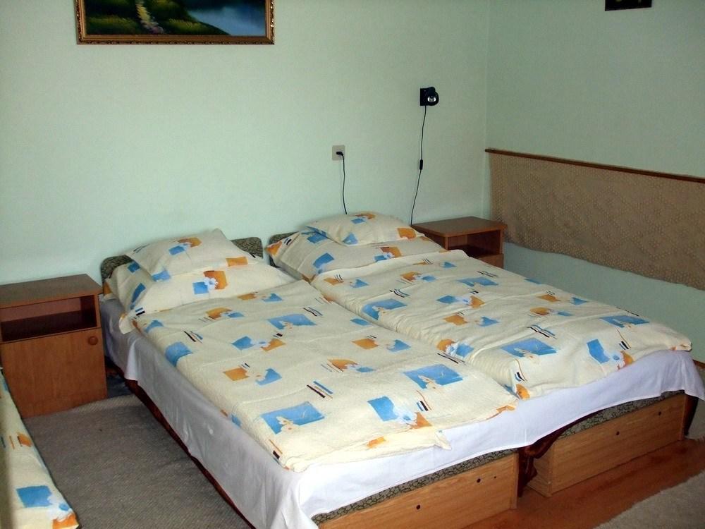 Lugas Szallas Jászberény Habitación foto