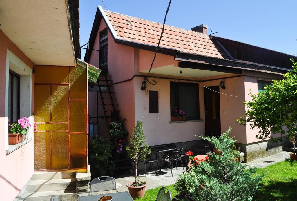 Lugas Szallas Jászberény Exterior foto